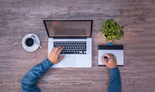 Transforming Business with Artificial Intelligence: Strategies and Success Stories