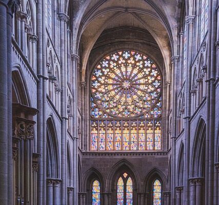 The Intersection of AI and Art: How Technology is Redefining the Limits of Artistic Expression